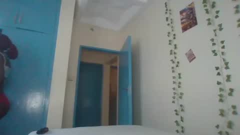 Snapshot of midnightkelly chatting on February 20, 9:32 am Naught Kelly online show from February 20, 9:32 am