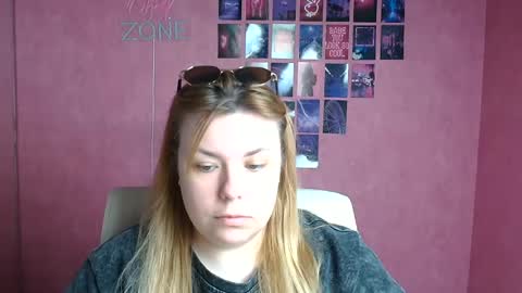 Snapshot of midnightmariana chatting on May 22, 5:36 am Mariana online show from May 22, 5:36 am