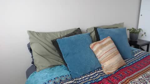 MidsummerNightsDream online show from March 6, 2:24 pm