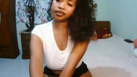 Snapshot of miel_07 chatting on May 8, 7:25 am miel_07 online show from May 8, 7:25 am