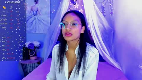 Snapshot of miel_ambar chatting on June 4, 1:39 pm miel_ambar online show from June 4, 1:39 pm