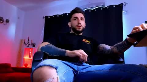 MightyAaron online show from February 3, 6:22 am