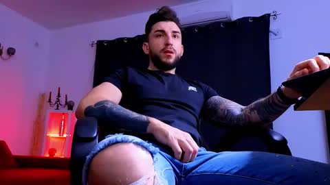 MightyAaron online show from February 4, 3:34 am