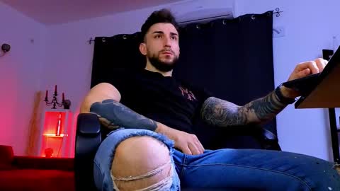 MightyAaron online show from February 25, 2:32 am