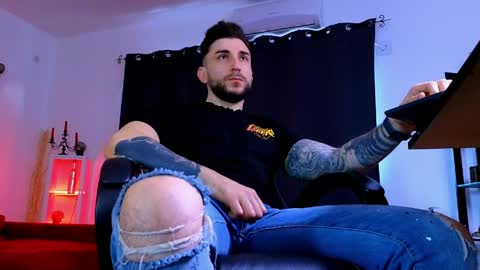 MightyAaron online show from April 10, 5:12 am