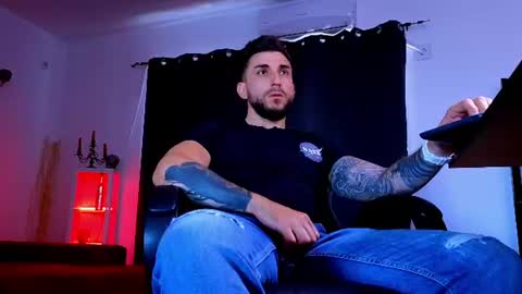 Snapshot of mightyaaron chatting on July 7, 6:47 am MightyAaron online show from July 7, 6:47 am