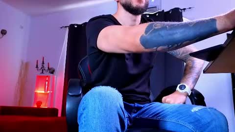 Snapshot of mightyaaron chatting on July 18, 11:03 am MightyAaron online show from July 18, 11:03 am