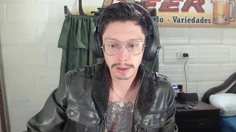 Snapshot of miguel__98 chatting on April 17, 6:38 am Miguel Independent Model online show from April 17, 6:38 am