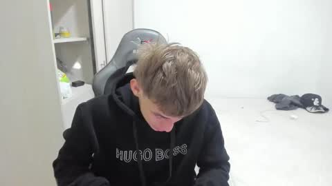 Miguel Hernandez online show from December 15, 11:31 pm