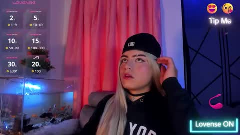 Snapshot of mihaa_adams chatting on February 9, 6:34 pm MIHAA-ADAMS online show from February 9, 6:34 pm