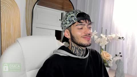 Snapshot of mihailleroy chatting on January 29, 9:07 pm MIHAIL LEROY finally independent model online show from January 29, 9:07 pm