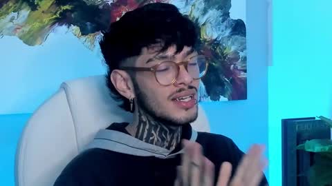 Snapshot of mihailleroy chatting on February 12, 7:34 am MIHAIL LEROY finally independent model online show from February 12, 7:34 am