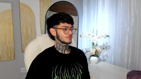 Snapshot of mihailleroy chatting on February 23, 1:46 am MIHAIL LEROY finally independent model online show from February 23, 1:46 am