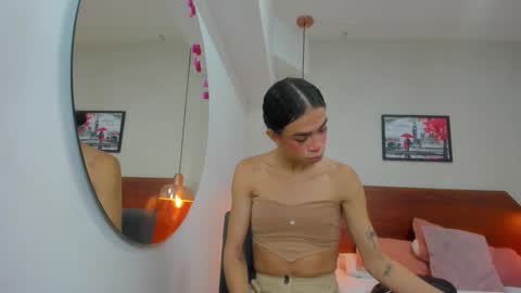 Snapshot of miia03 chatting on February 27, 11:43 am Miia online show from February 27, 11:43 am