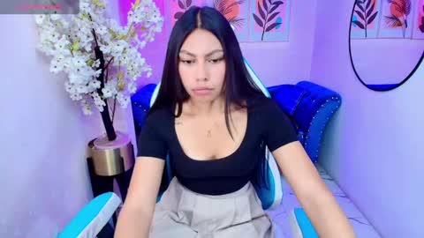 Snapshot of miia__collins chatting on February 19, 12:45 pm MIIA COLLINS online show from February 19, 12:45 pm