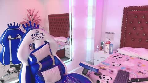 Snapshot of miia__owens chatting on June 3, 2:33 pm Miia online show from June 3, 2:33 pm