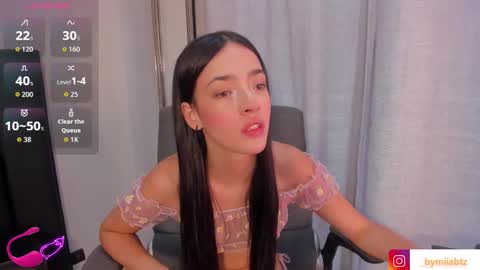 Snapshot of miia_bratz chatting on September 17, 8:43 pm miia_bratz online show from September 17, 8:43 pm