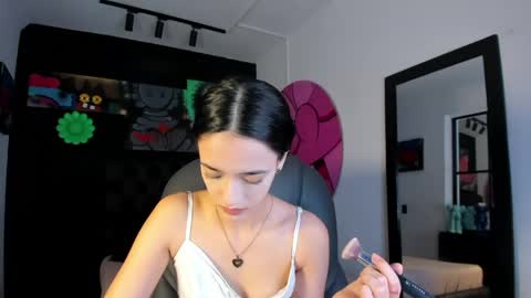Snapshot of miia_bratz chatting on May 9, 9:09 pm miia_bratz online show from May 9, 9:09 pm