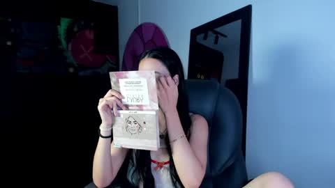 Snapshot of miia_bratz chatting on May 26, 9:22 pm miia_bratz online show from May 26, 9:22 pm