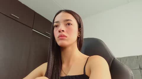 Snapshot of miia_bratz chatting on June 12, 1:43 pm miia_bratz online show from June 12, 1:43 pm