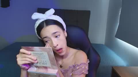 Snapshot of miia_bratz chatting on June 26, 1:26 pm miia_bratz online show from June 26, 1:26 pm