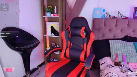 Snapshot of miia_paris chatting on February 12, 5:13 am Miia Paris online show from February 12, 5:13 am