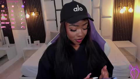 Miia Schwarz  online show from October 10, 1:54 pm