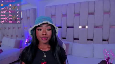 Miia Schwarz  online show from February 10, 10:25 pm