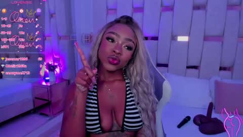 Miia Schwarz  online show from April 8, 11:05 pm