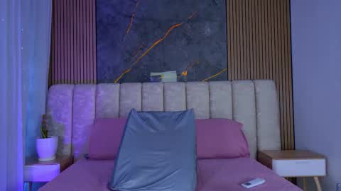 miia scoott  online show from March 14, 11:59 am