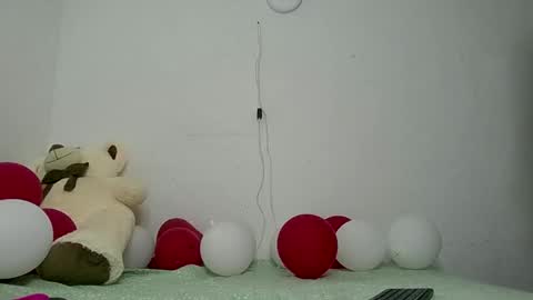 Snapshot of miia_smiith_0 chatting on June 3, 8:36 pm miia_smiith_0 online show from June 3, 8:36 pm