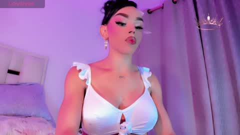 Snapshot of miia_sophia chatting on April 27, 1:14 am online show from April 27, 1:14 am