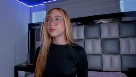 Snapshot of miia_spencer chatting on May 12, 1:08 pm Mia online show from May 12, 1:08 pm