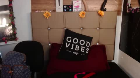 miia online show from March 5, 6:15 pm