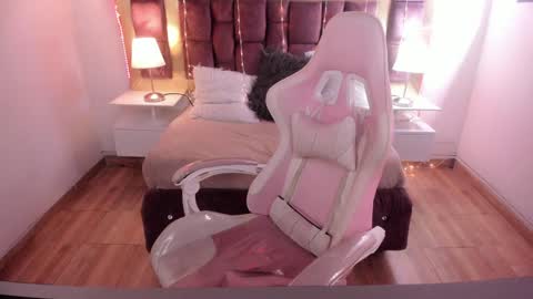 Snapshot of miia_thompson_1 chatting on January 27, 5:26 pm M I I A online show from January 27, 5:26 pm