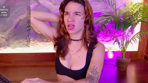 Snapshot of miiaa_cooper chatting on June 2, 3:58 pm CALL ME MIA online show from June 2, 3:58 pm