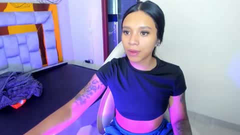 miiaboss online show from April 15, 10:55 am