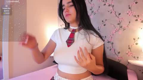 Snapshot of miiacarter_ chatting on February 28, 11:55 am MIA online show from February 28, 11:55 am