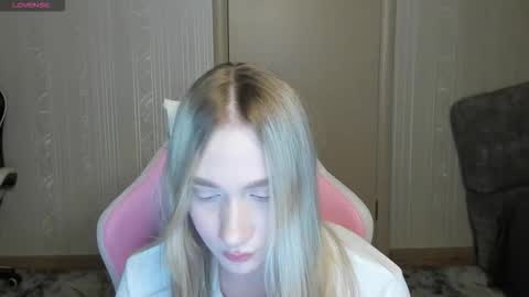 Snapshot of miiissliiissameliiisa chatting on March 21, 2:31 pm miiissliiissameliiisa online show from March 21, 2:31 pm