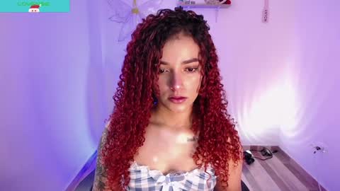 Snapshot of miilu_dancer_ chatting on December 18, 4:06 pm Lucii online show from December 18, 4:06 pm