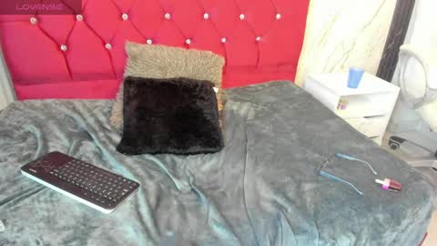 Snapshot of miis_beellaa chatting on May 26, 8:27 pm miis_beellaa online show from May 26, 8:27 pm