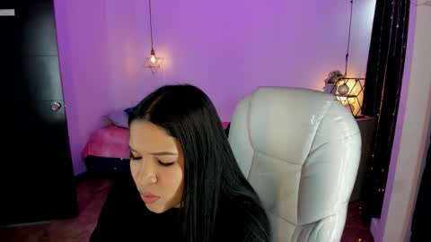 miiss_greyy online show from October 13, 12:05 pm