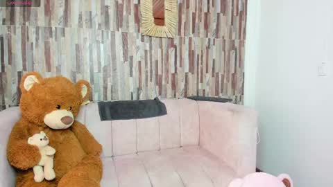 Snapshot of miissy__ chatting on May 12, 7:44 pm miissy__ online show from May 12, 7:44 pm