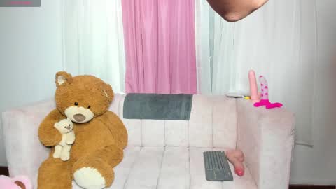 Snapshot of miissy__ chatting on May 13, 7:50 am miissy__ online show from May 13, 7:50 am