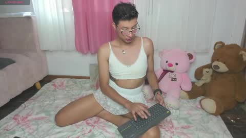 Snapshot of miissy__ chatting on May 14, 6:58 pm miissy__ online show from May 14, 6:58 pm
