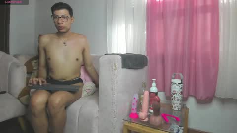 Snapshot of miissy__ chatting on May 16, 6:28 pm miissy__ online show from May 16, 6:28 pm