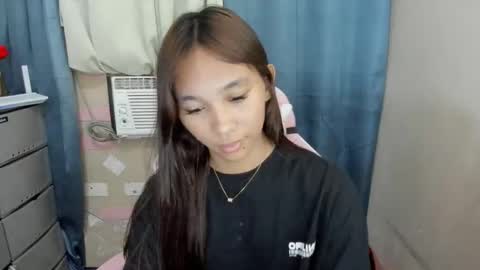 MIKA online show from March 10, 6:46 pm