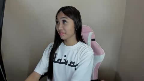 MIKA online show from March 29, 11:10 am