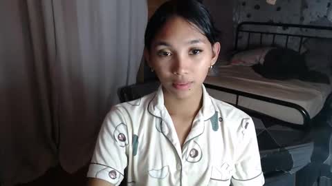 Snapshot of mika_cora chatting on May 22, 12:55 pm MIKA online show from May 22, 12:55 pm