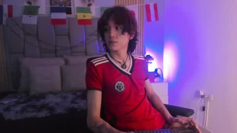 Snapshot of mika_kill_milo chatting on June 25, 5:12 am Mika Milo. online show from June 25, 5:12 am